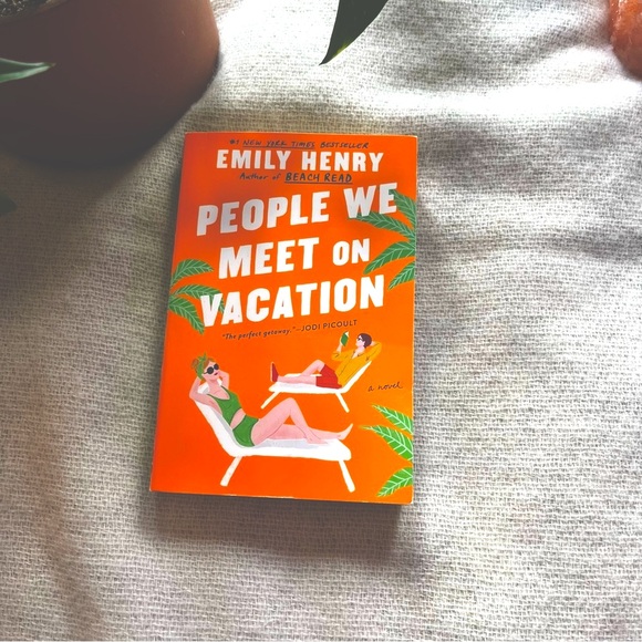 People We Meet on Vacation | Emily Henry - Picture 1 of 2